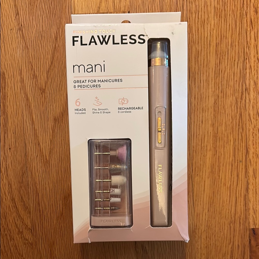 NIB Flawless Mani Nail Tool Set